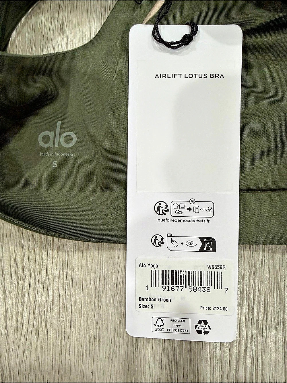 alo Airlift Lotus Bra Green Small NWT - Picture 9 of 9